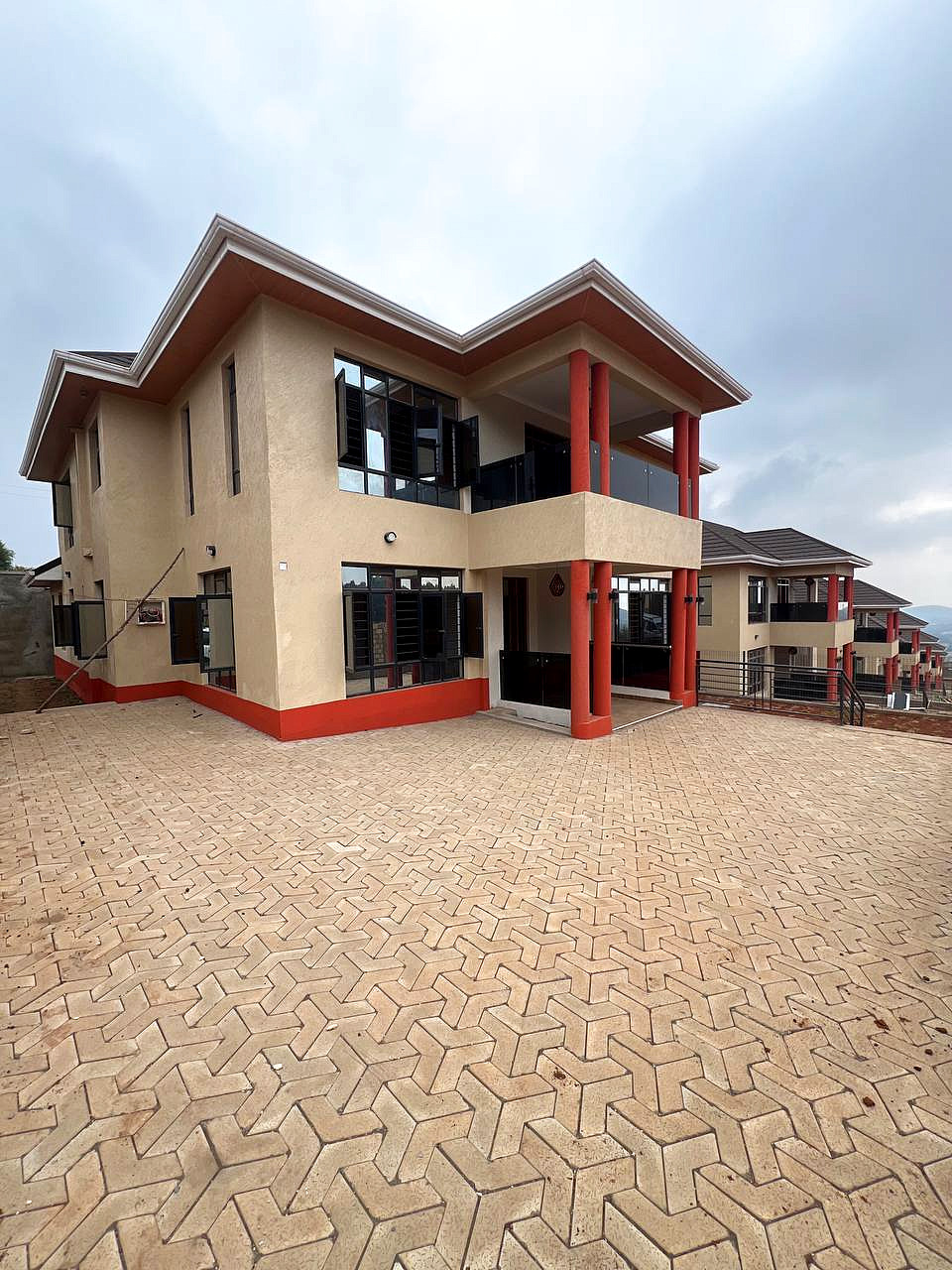 Luxury 4-Bedroom Maisonette + DSQ,, Thigio - Kikuyu, 26.5 M